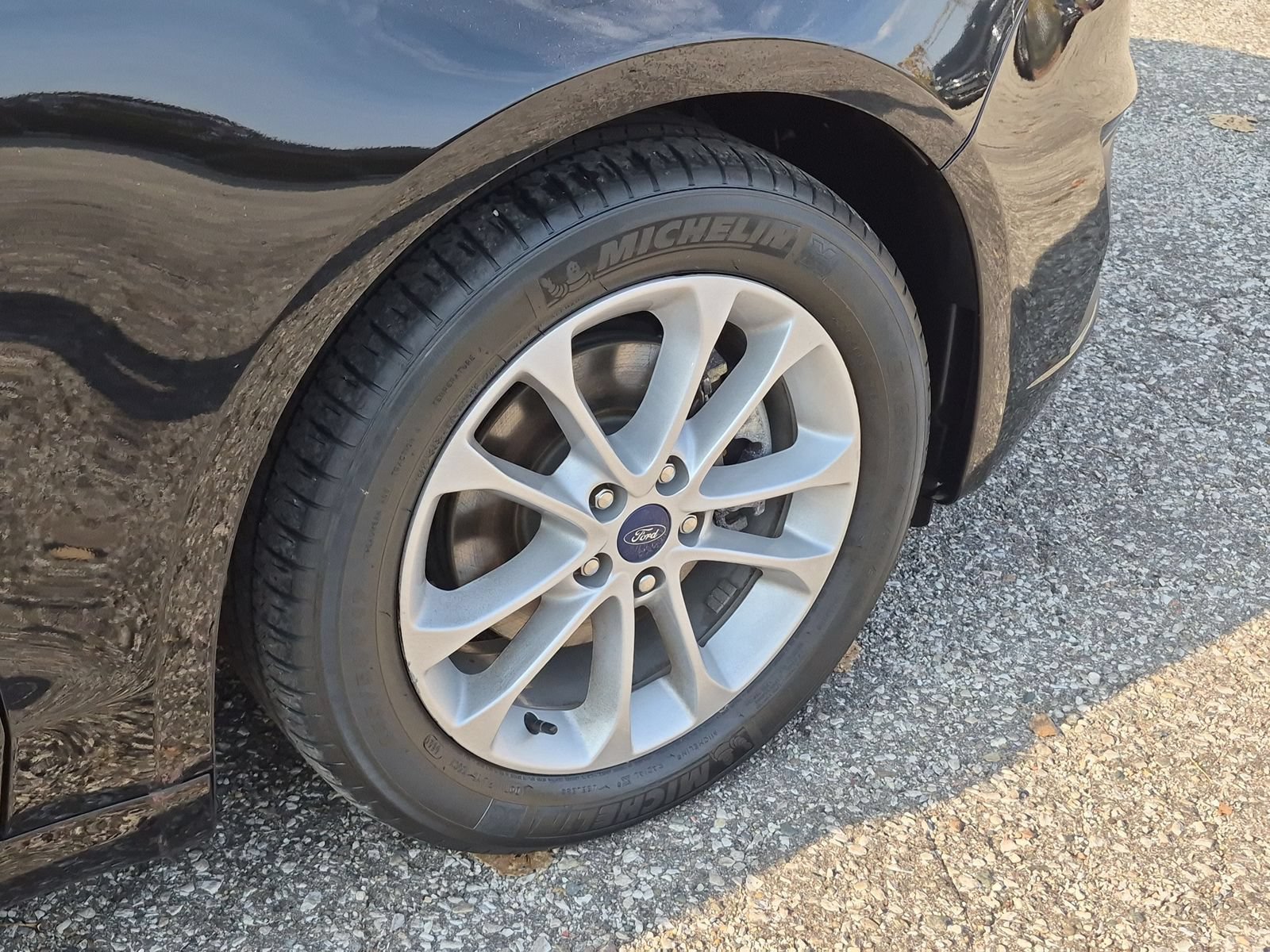 Used 2020 Ford Fusion SE FWD image 13