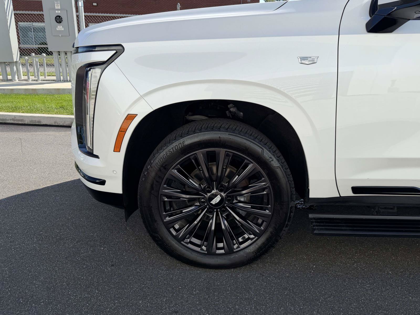 Certified 2025 Cadillac Escalade Sport w/ LPO, ONYX Package AWD/4WD image 6