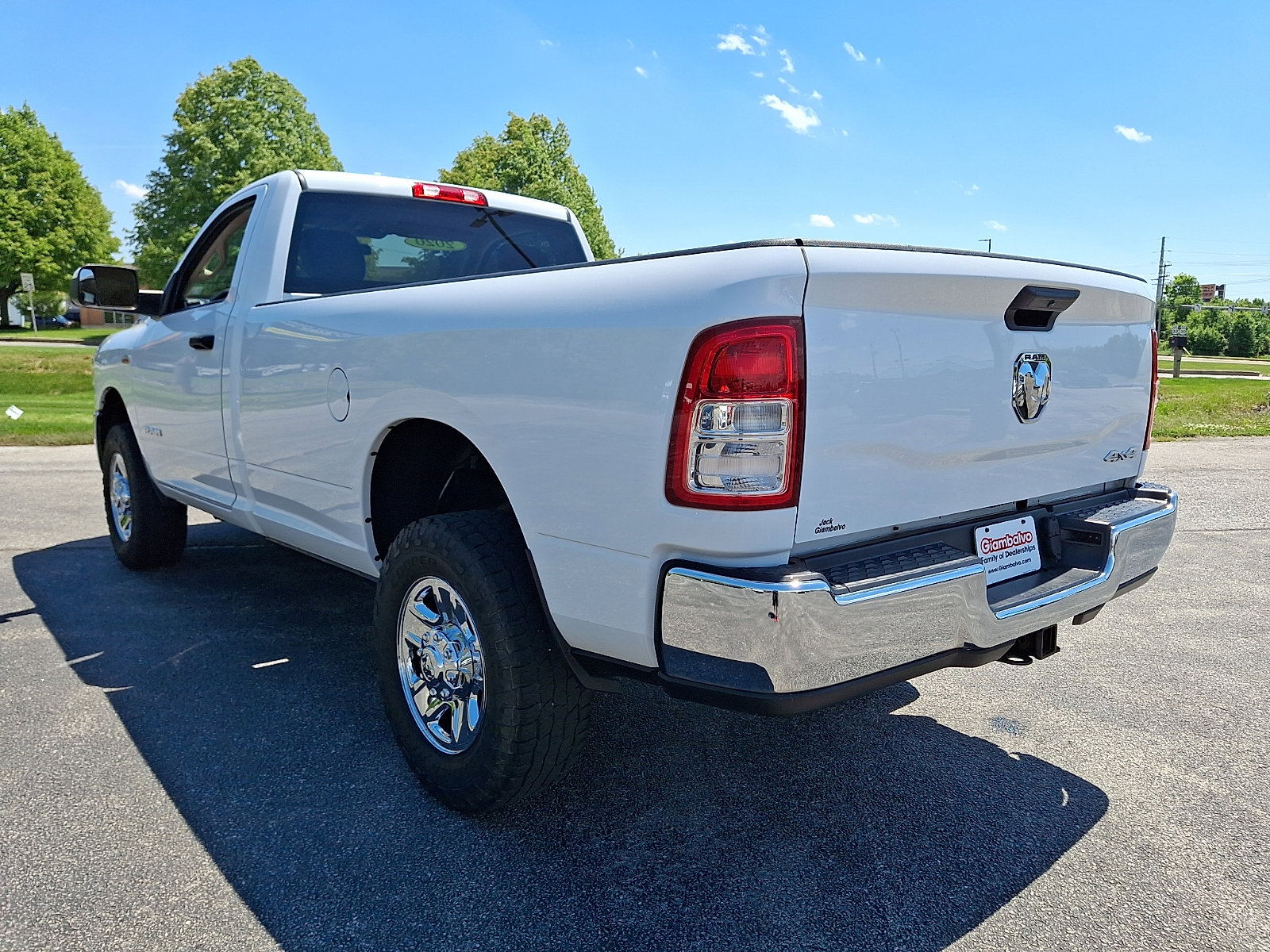Used 2020 RAM 2500 Tradesman w/ Chrome Appearance Group AWD/4WD image 8