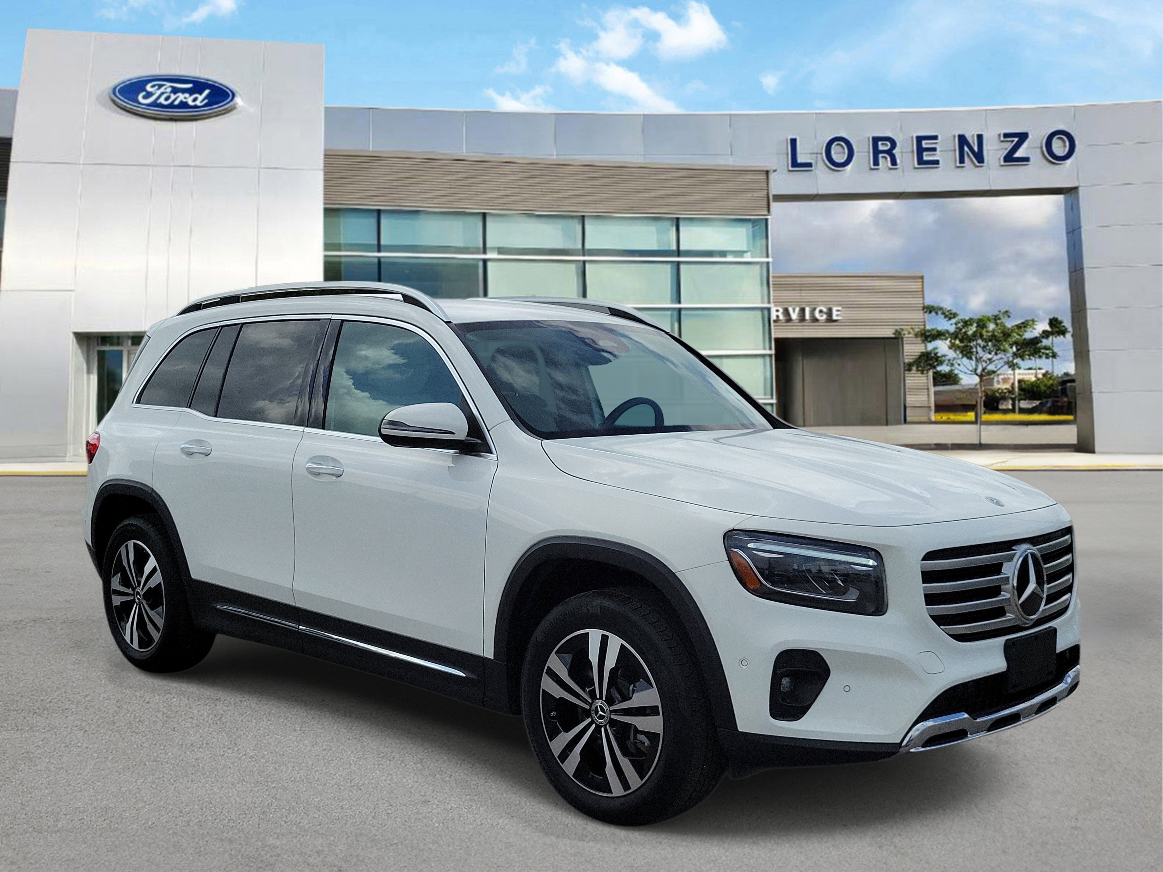 Used 2025 Mercedes-Benz GLB 250 image 3