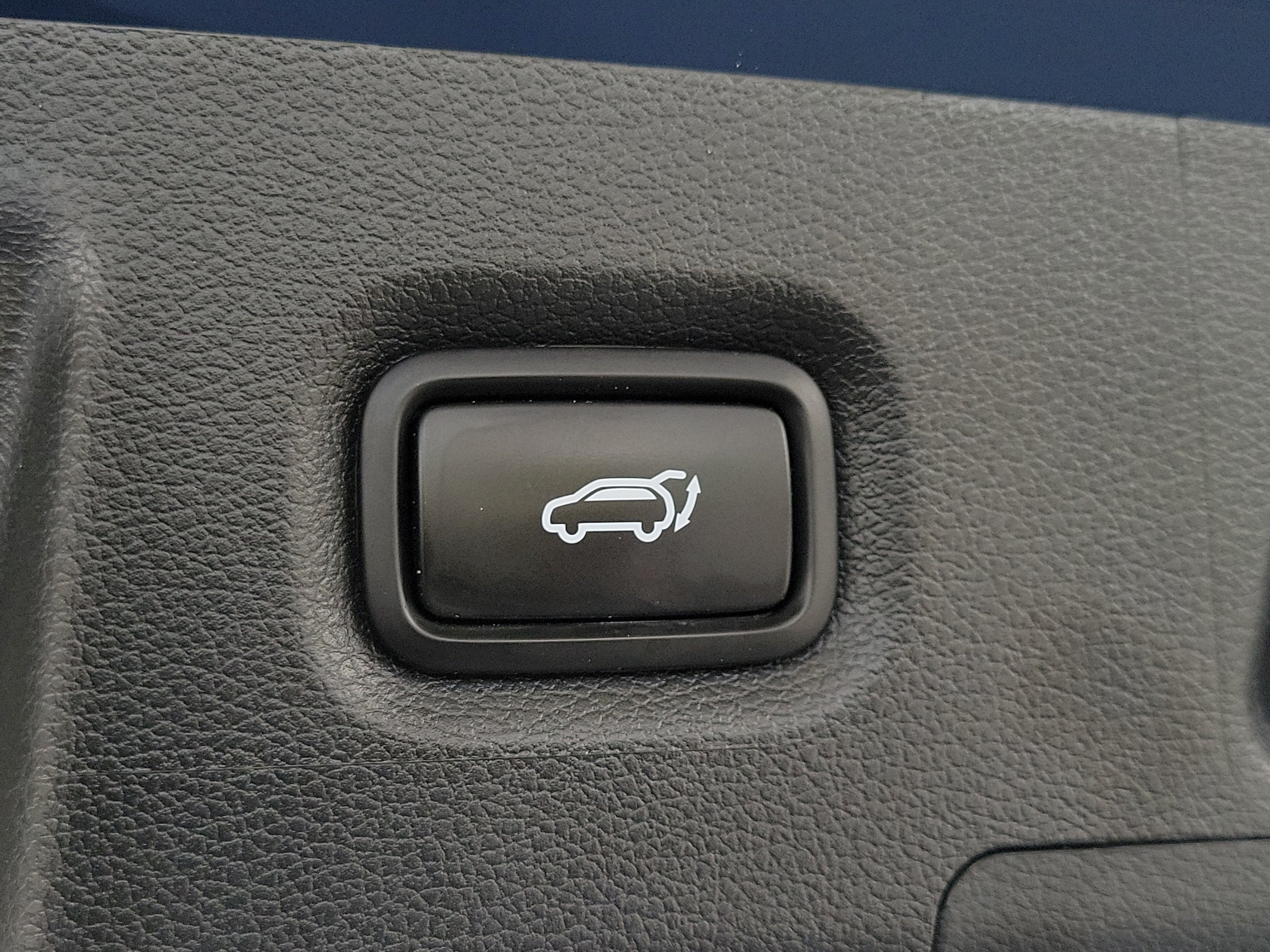 Used 2023 Hyundai Santa Fe Limited FWD image 9