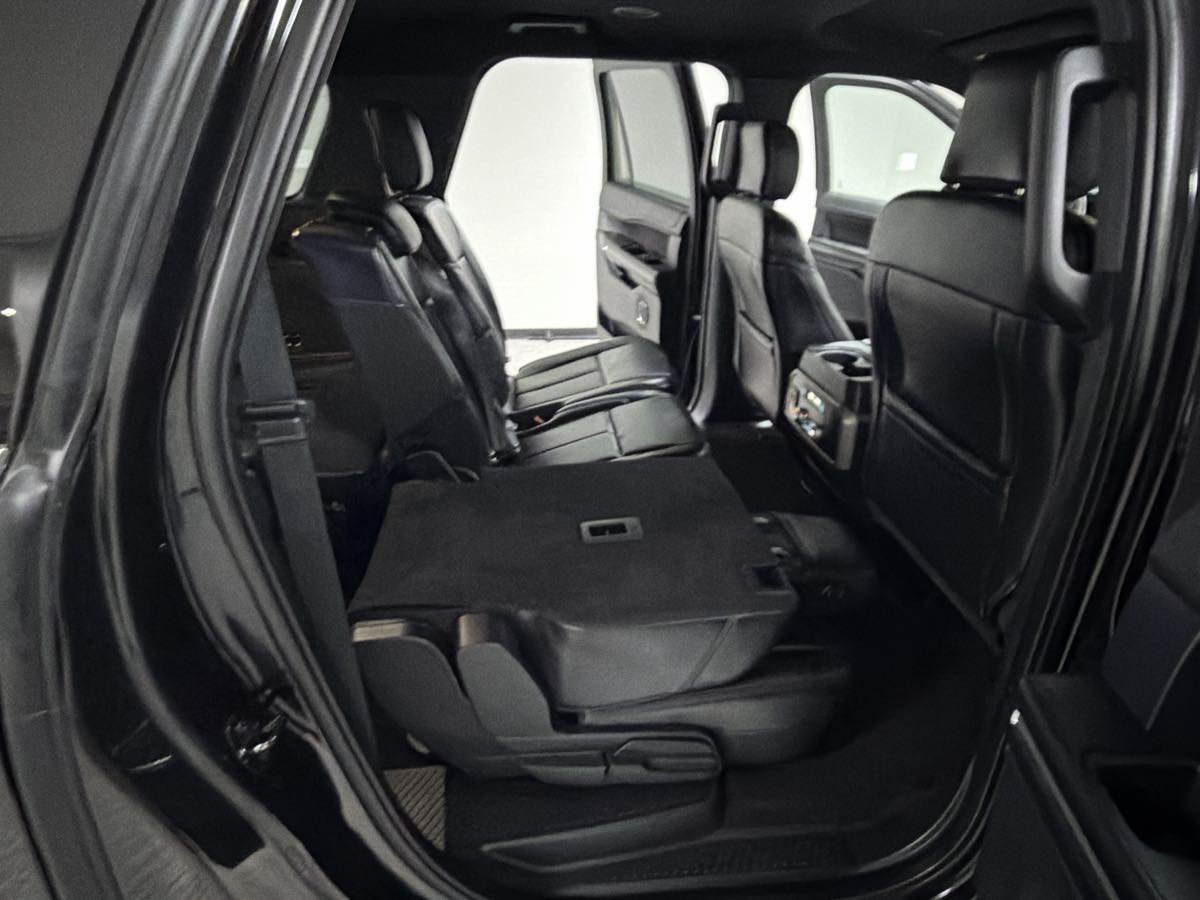 Used 2019 Ford Expedition Max XLT w/ Equipment Group 201A AWD/4WD image 26