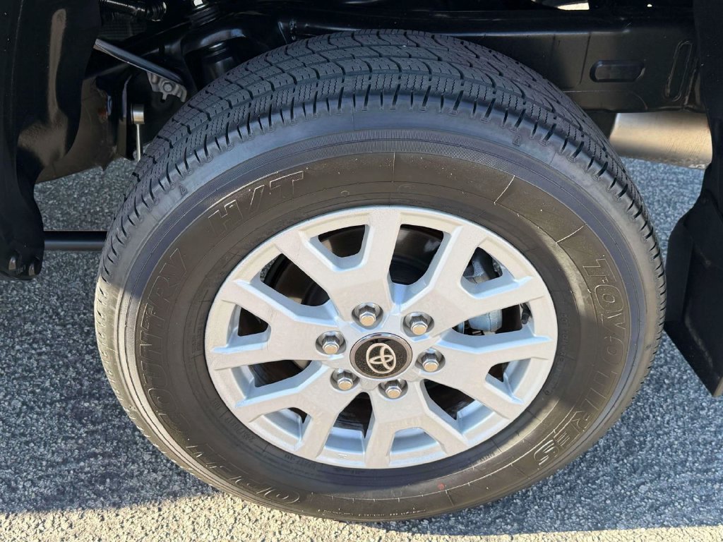Certified 2024 Toyota Tacoma SR5 AWD/4WD image 31