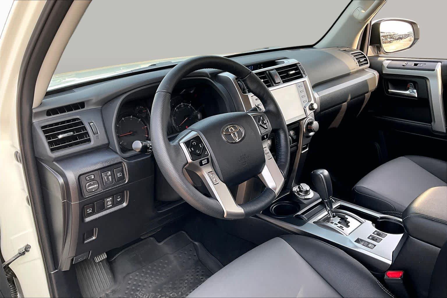 Used 2023 Toyota 4Runner SR5 Premium w/ Moonroof Package AWD/4WD image 17