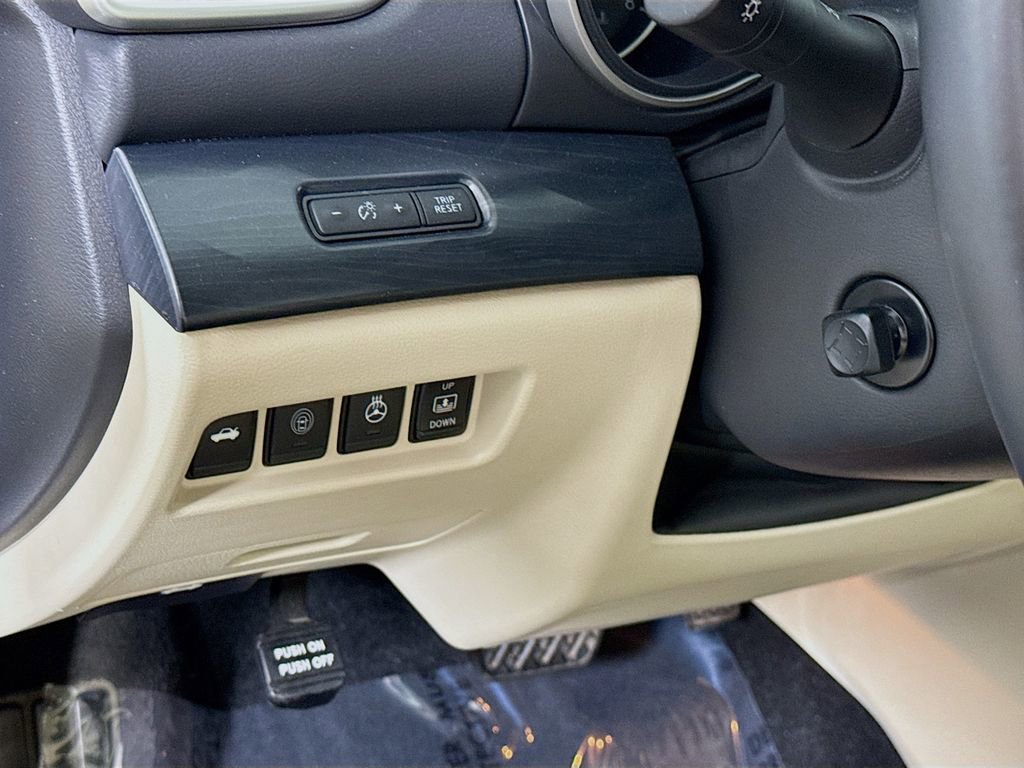 Used 2019 Nissan Maxima Platinum image 21