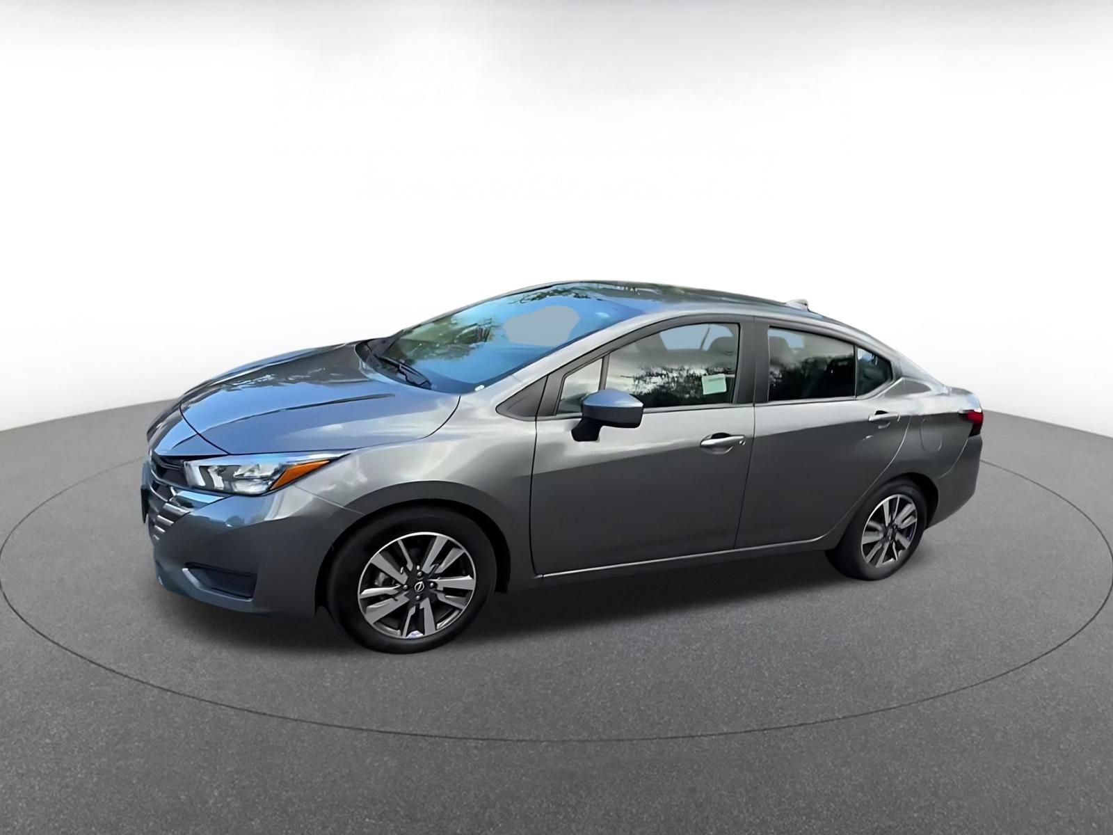 Used 2025 Nissan Versa SV image 8