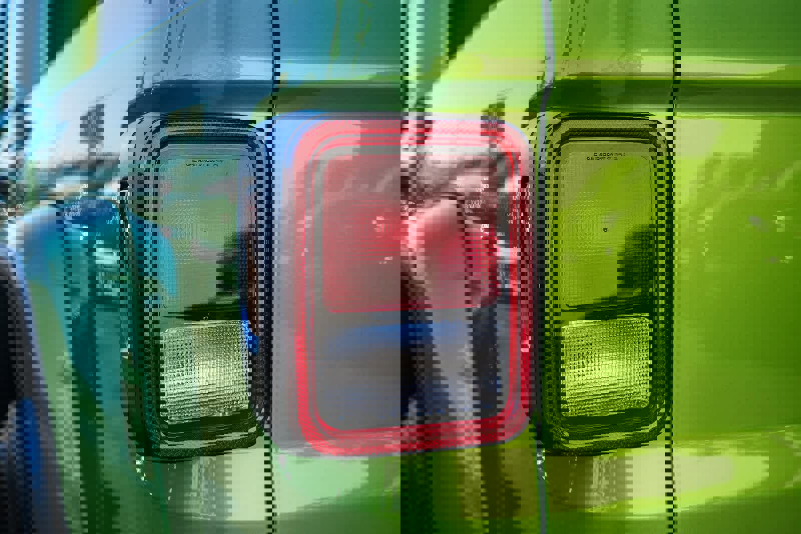 Used 2025 Jeep Gladiator Sport image 7