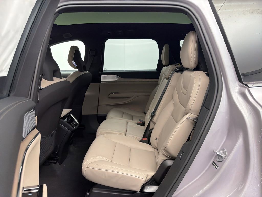 New 2026 Volvo EX90 Ultra image 12