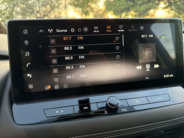 Used 2024 Nissan Rogue Platinum w/ Platinum Premium Package image 16