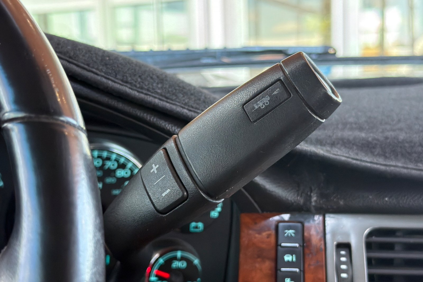 Used 2008 Chevrolet Silverado 2500 LTZ w/ Safety Package AWD/4WD image 22