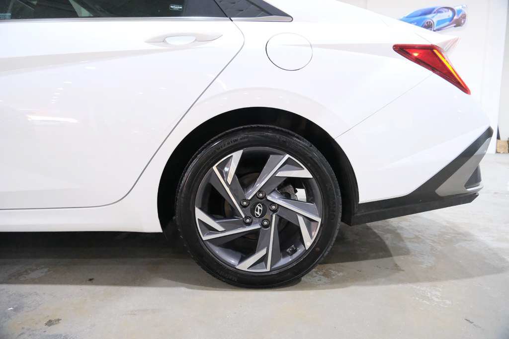 Used 2025 Hyundai Elantra SEL FWD image 7
