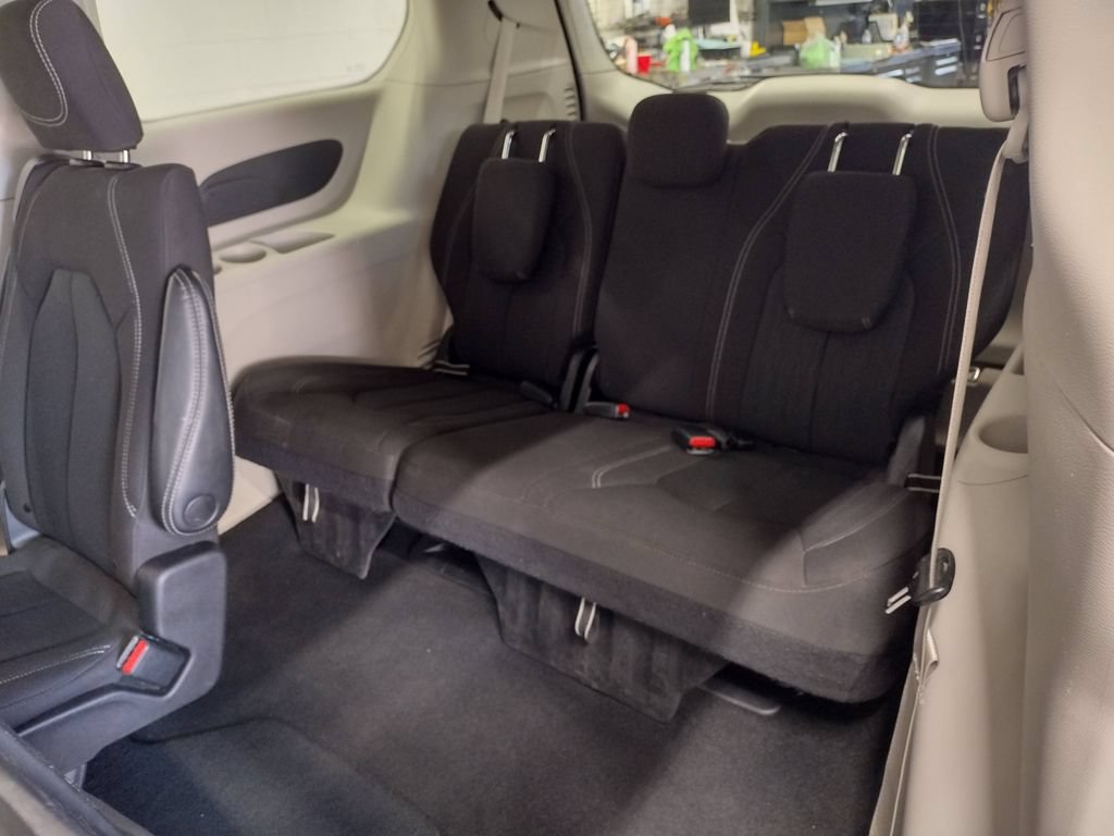 Used 2023 Chrysler Voyager LX FWD image 25