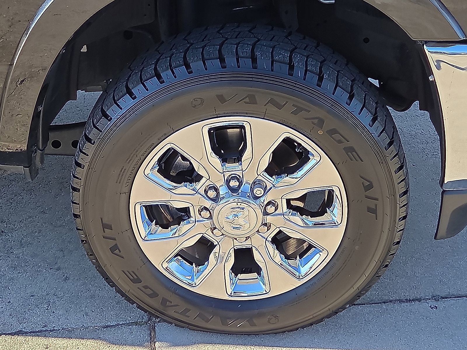 Used 2024 RAM 2500 Limited image 7