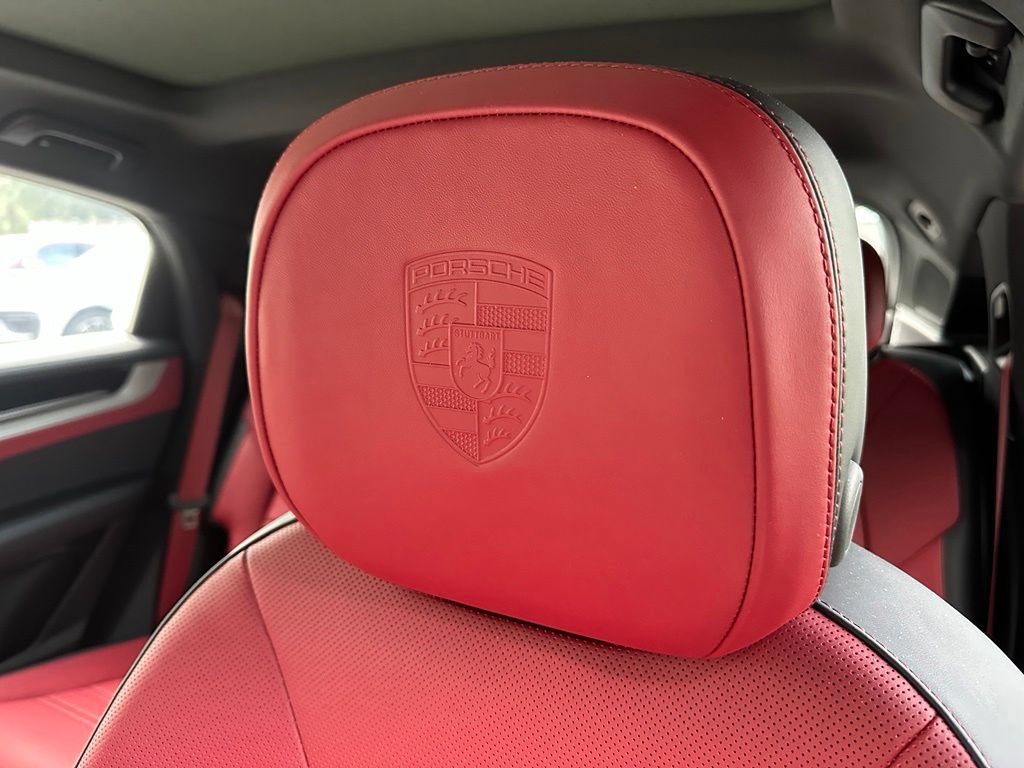 Certified 2026 Porsche Cayenne E-Hybrid Coupe AWD/4WD image 22