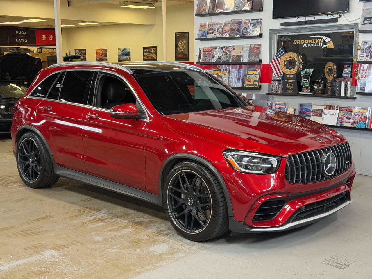 Used 2020 Mercedes-Benz GLC 63 AMG 4MATIC w/ Parking Assistance Package image 4