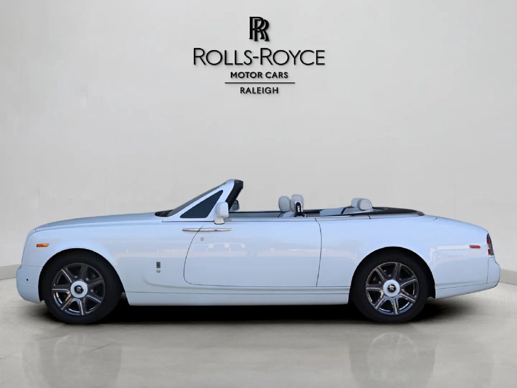 Used 2015 Rolls-Royce Phantom Drophead Coupe RWD image 5