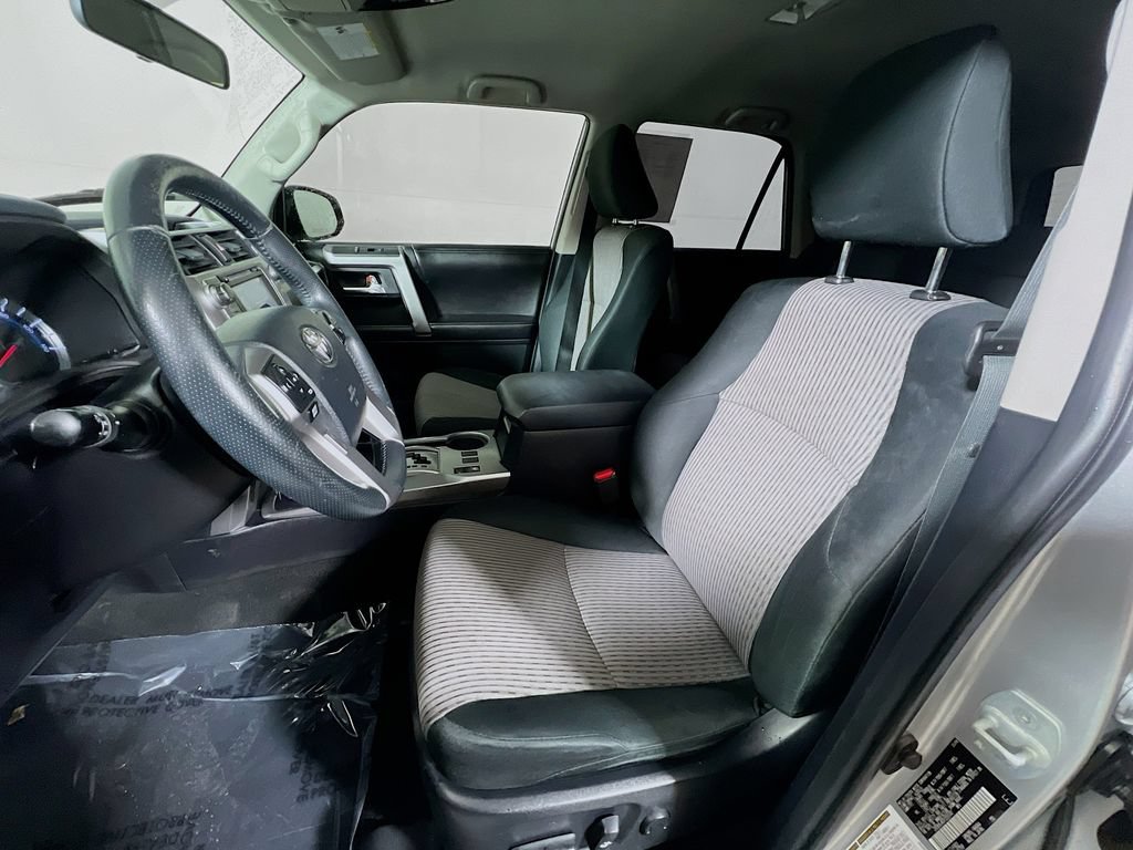 Used 2015 Toyota 4Runner SR5 AWD/4WD image 17