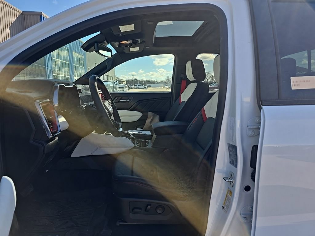 Used 2025 GMC Canyon AT4 w/ AT4X Package image 10