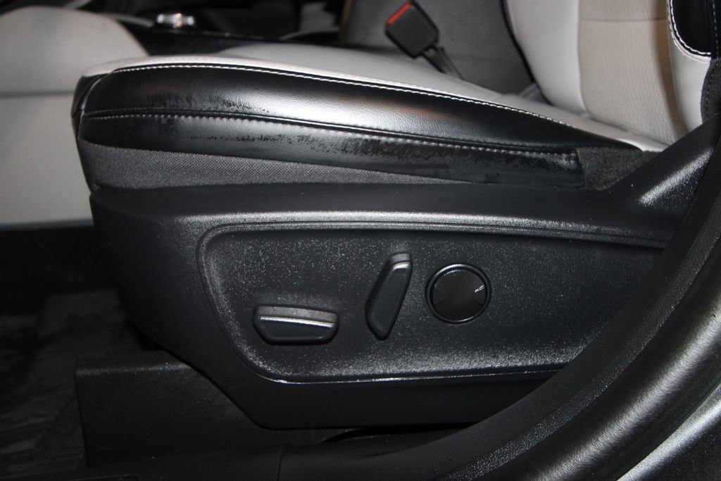 Used 2025 Ford Escape SE image 7