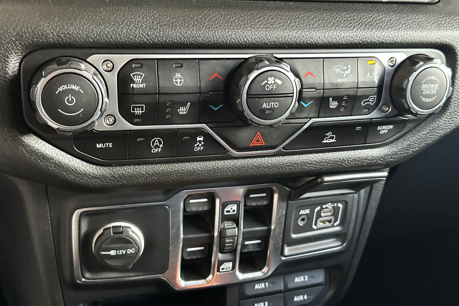 Used 2024 Jeep Gladiator Sport AWD/4WD image 21