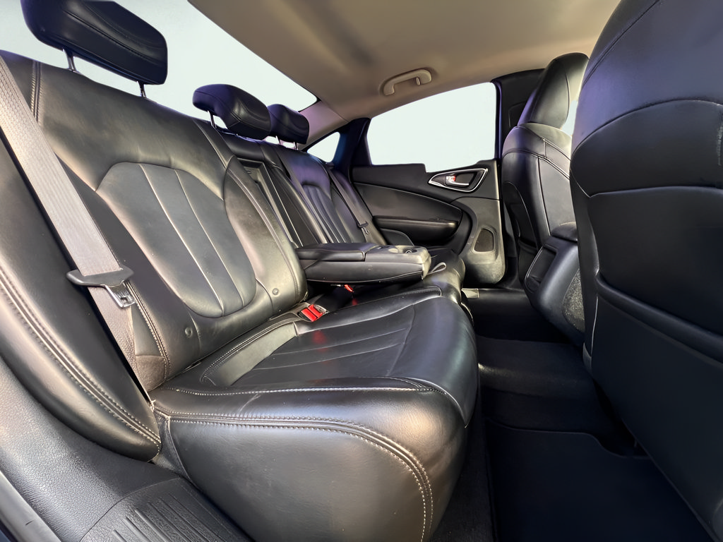 Used 2017 Chrysler 200 Limited Platinum FWD image 25