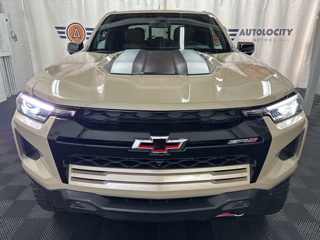 Used 2024 Chevrolet Colorado ZR2 w/ ZR2 Convenience Package III AWD/4WD image 3