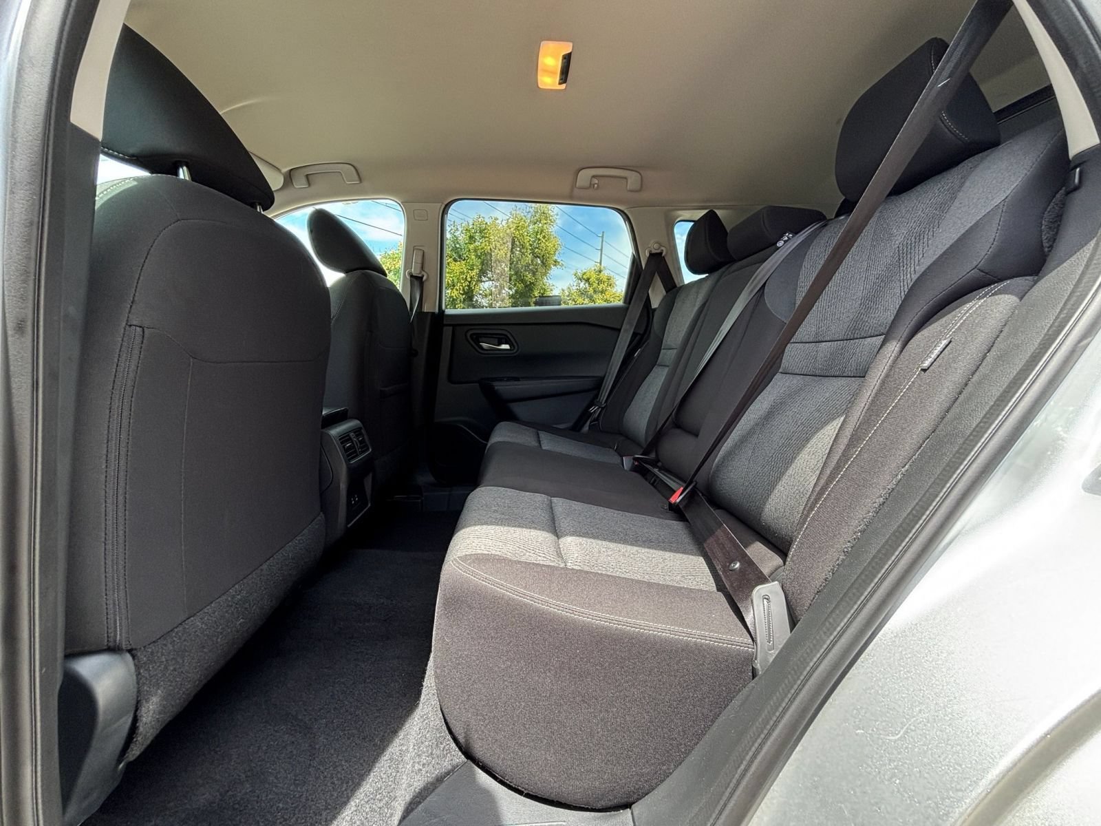 Used 2025 Nissan Rogue SV FWD image 23