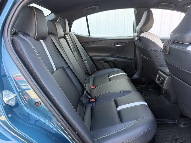 Used 2025 Toyota Camry SE image 32