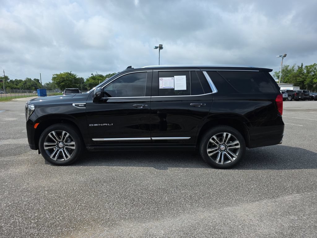 Used 2021 GMC Yukon Denali w/ Denali Premium Package RWD image 3