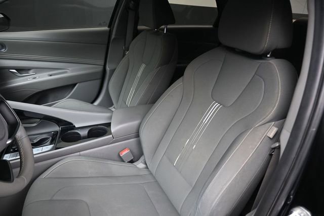 Used 2023 Hyundai Elantra SEL w/ Convenience Package FWD image 19