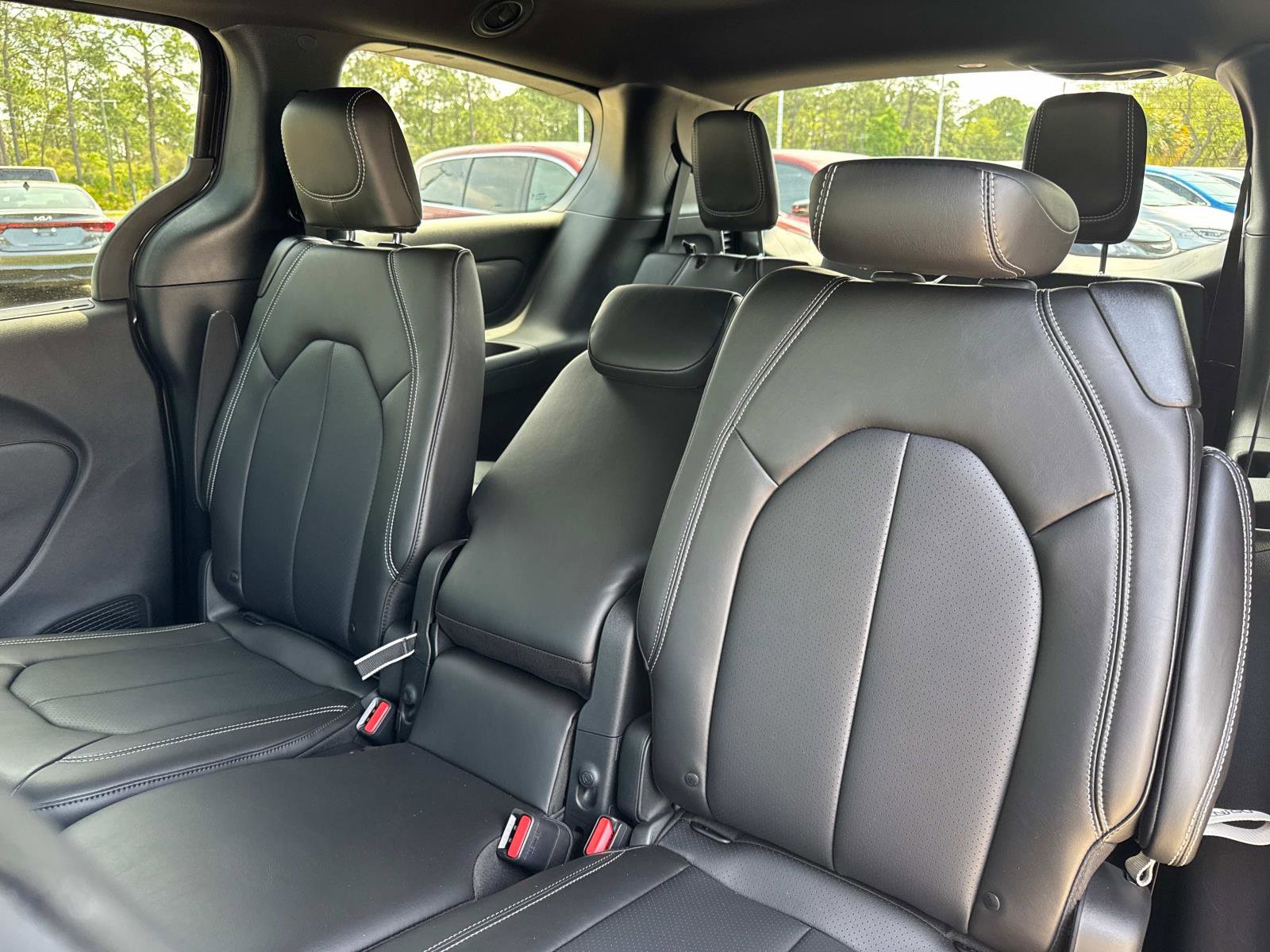 New 2026 Chrysler Pacifica Select FWD image 12