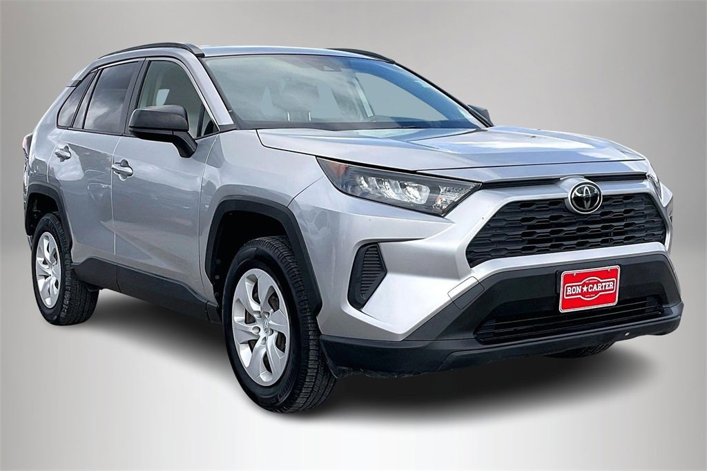 Used 2019 Toyota RAV4 LE video 1