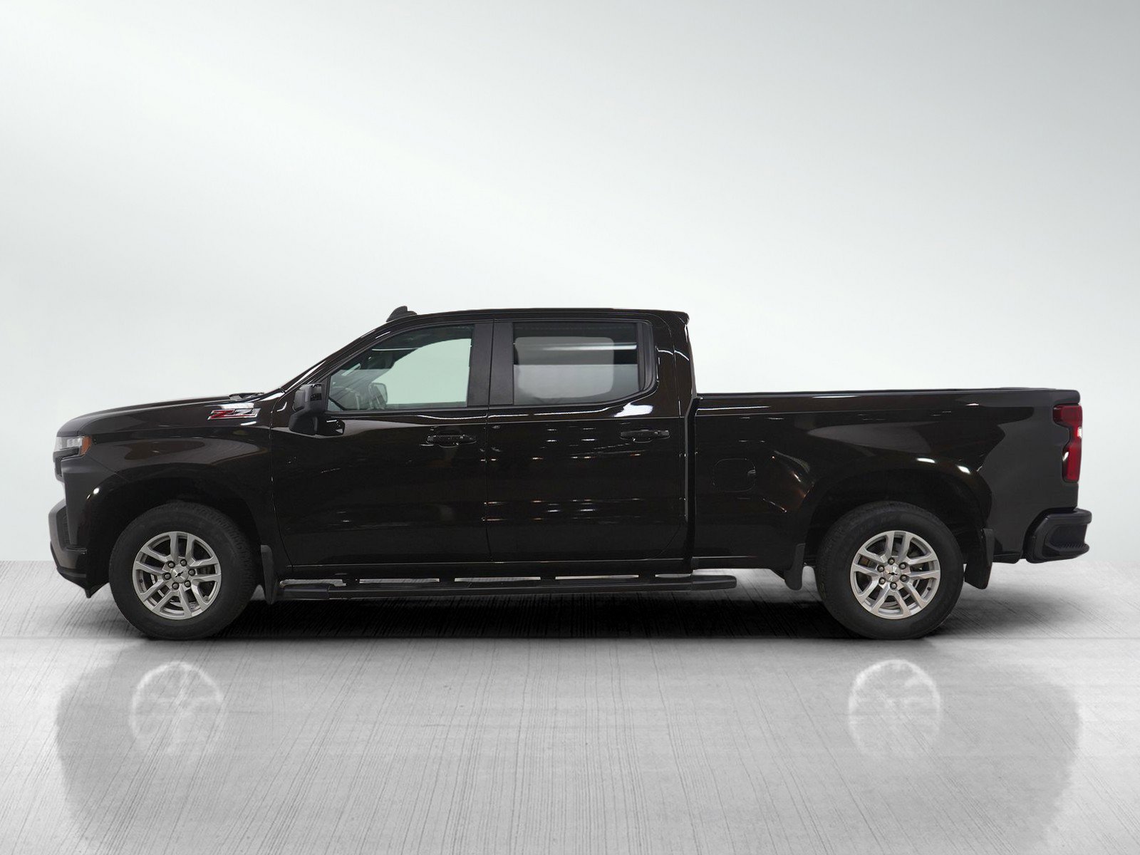 Used 2019 Chevrolet Silverado 1500 RST image 2