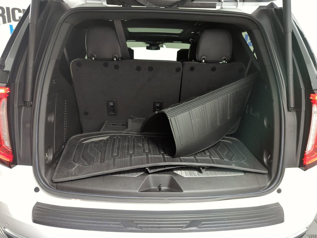 Used 2023 GMC Yukon Denali w/ LPO, Floor Liner Package image 18