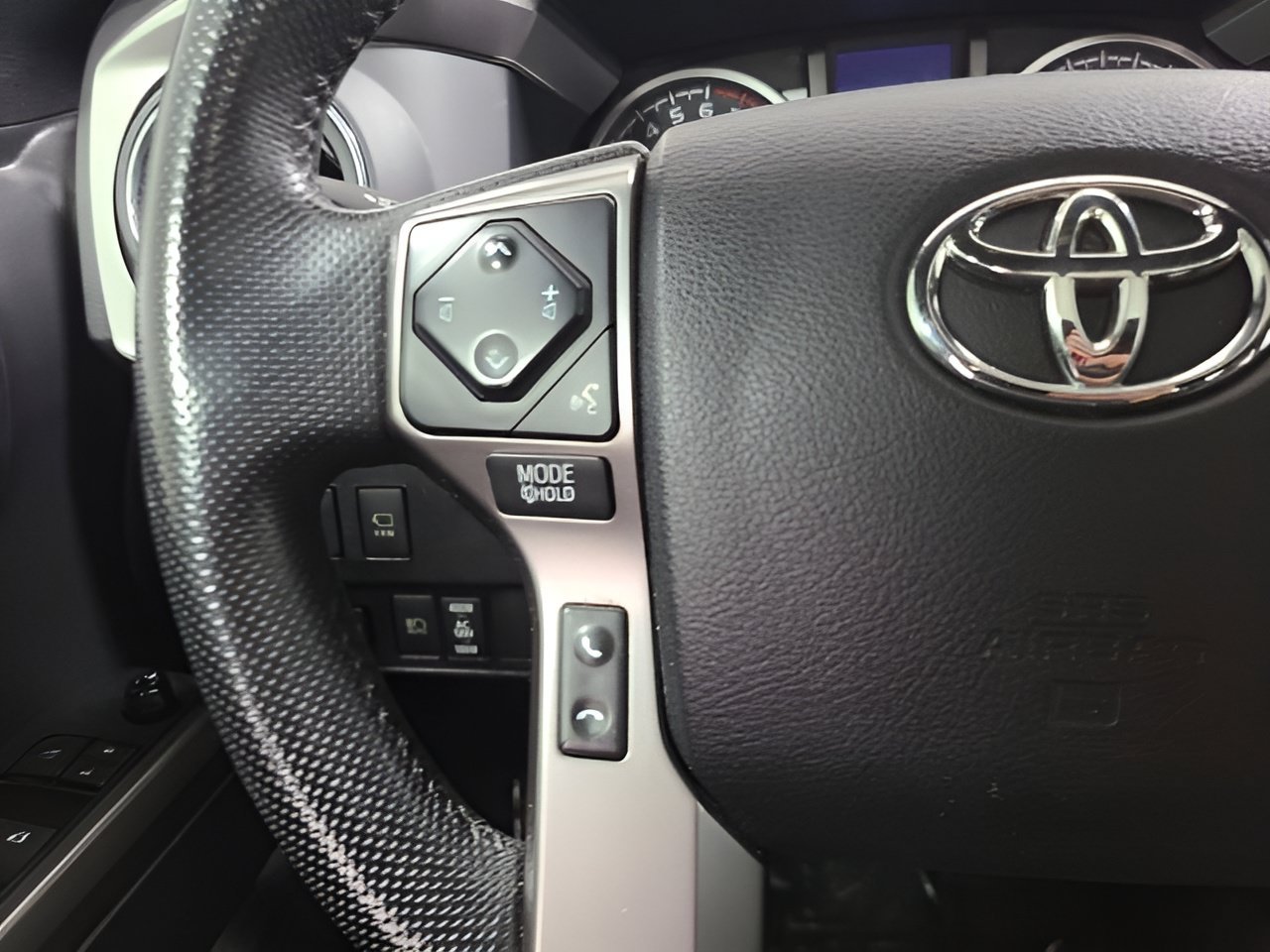Used 2022 Toyota Tacoma Limited AWD/4WD image 26