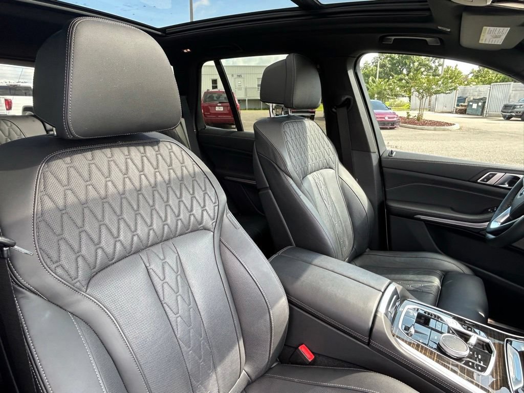 Used 2025 BMW X5 xDrive50e AWD/4WD image 48