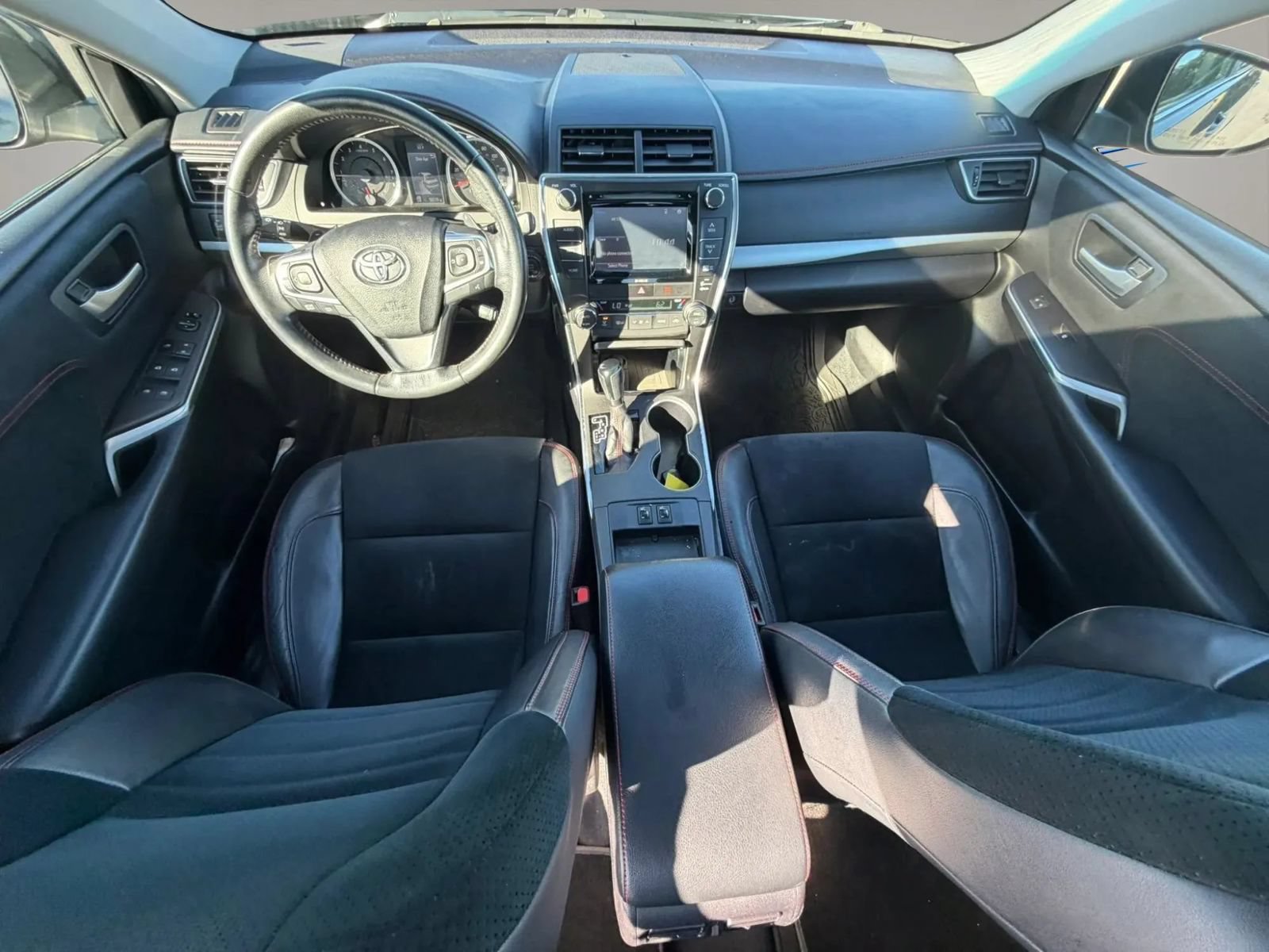 Used 2016 Toyota Camry XSE w/ Moonroof Package FWD image 16