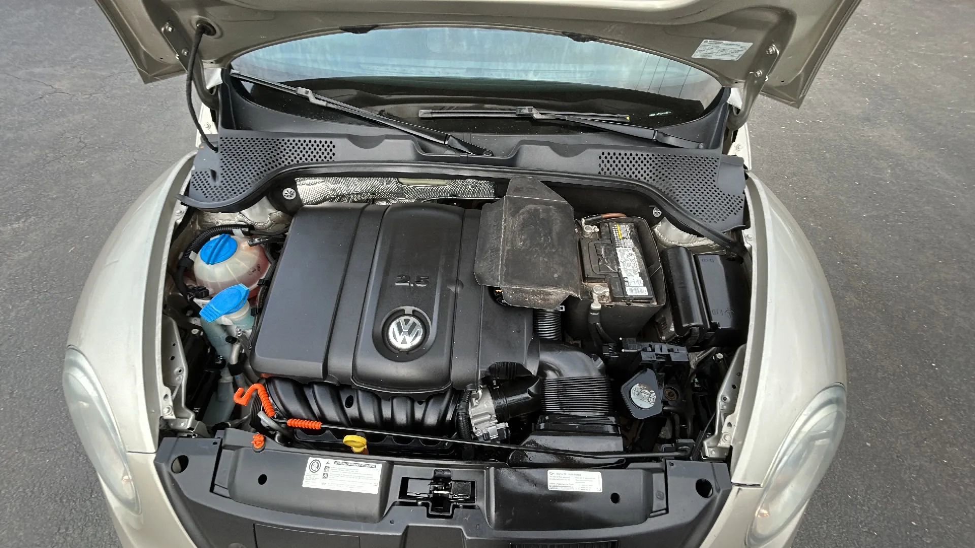 Used 2013 Volkswagen Beetle 2.5 image 39