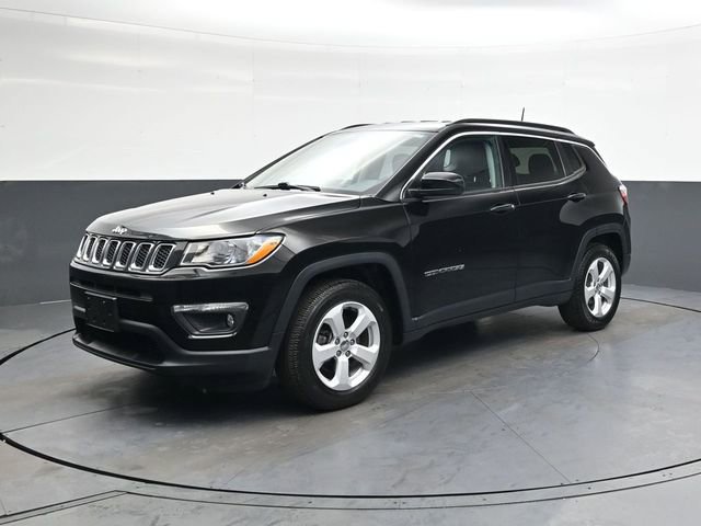 Used 2018 Jeep Compass Latitude w/ Cold Weather Group image 10