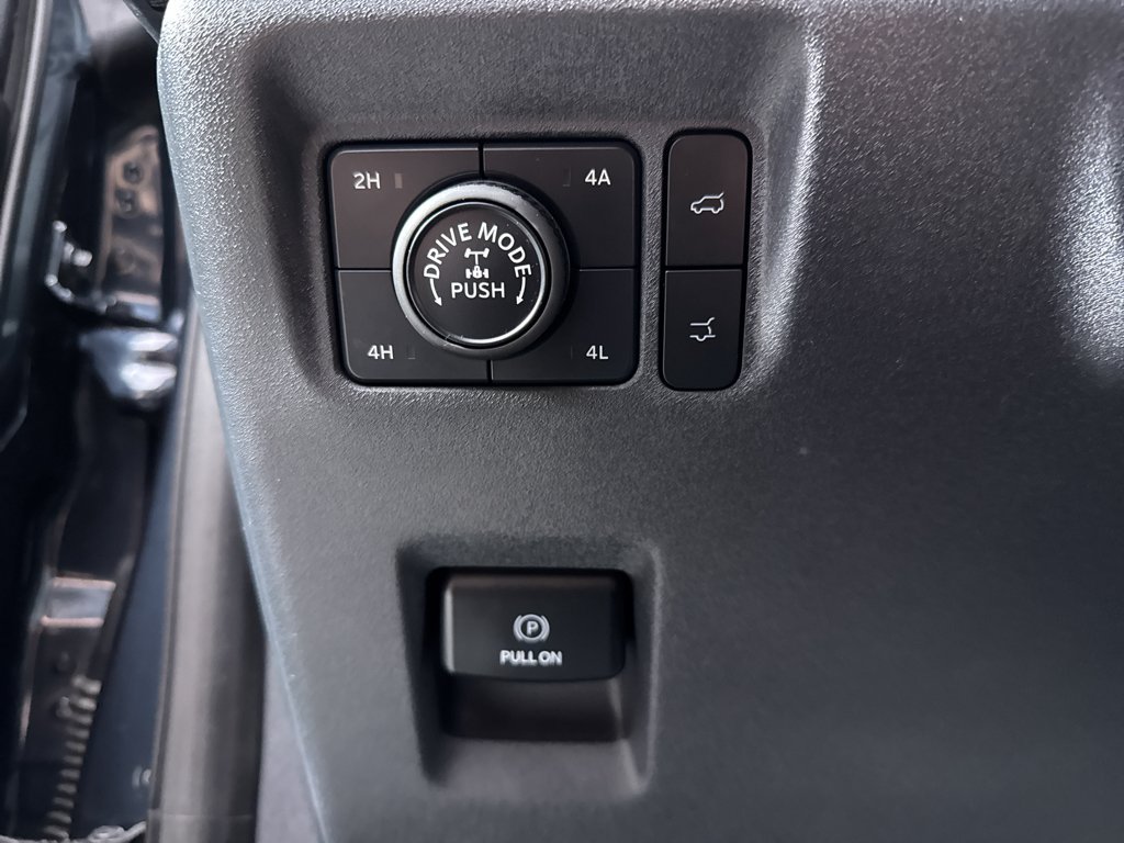 Used 2025 Ford Expedition Tremor AWD/4WD image 32