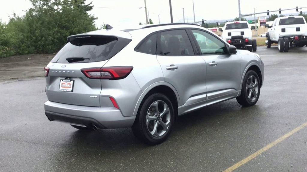 Used 2024 Ford Escape ST-Line image 8