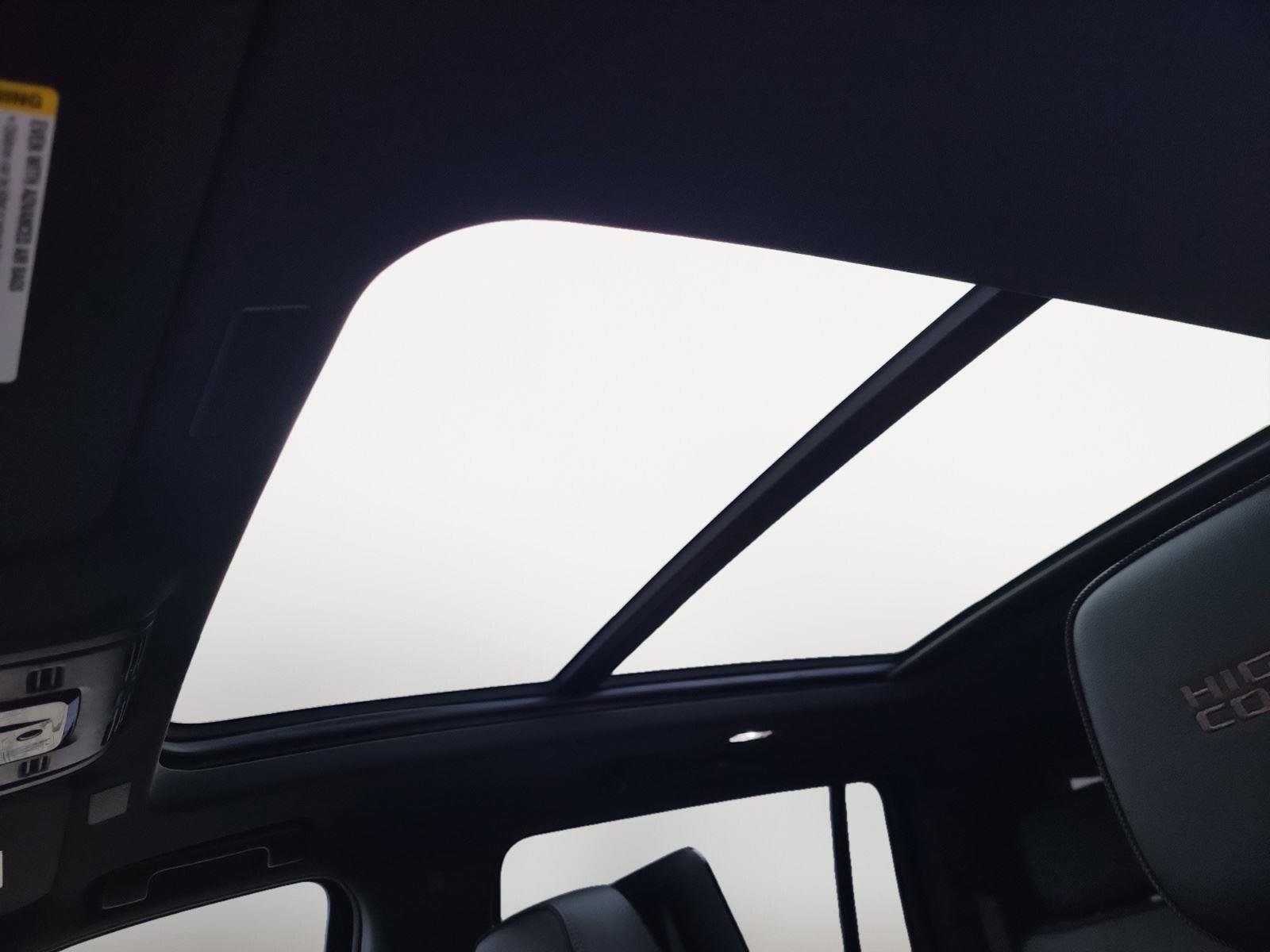 New 2026 Chevrolet Suburban High Country image 18