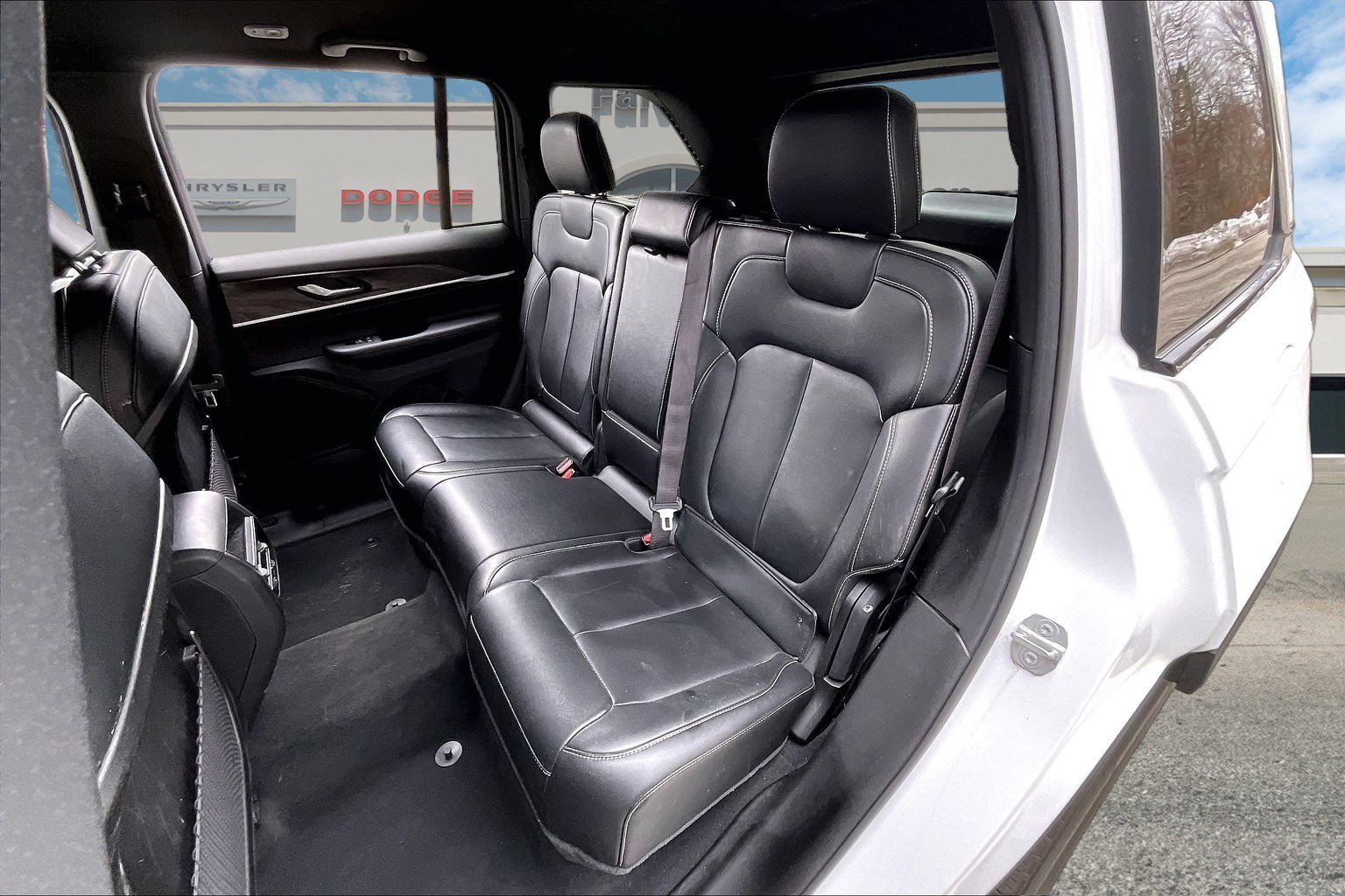 Certified 2025 Jeep Grand Cherokee Limited AWD/4WD image 23