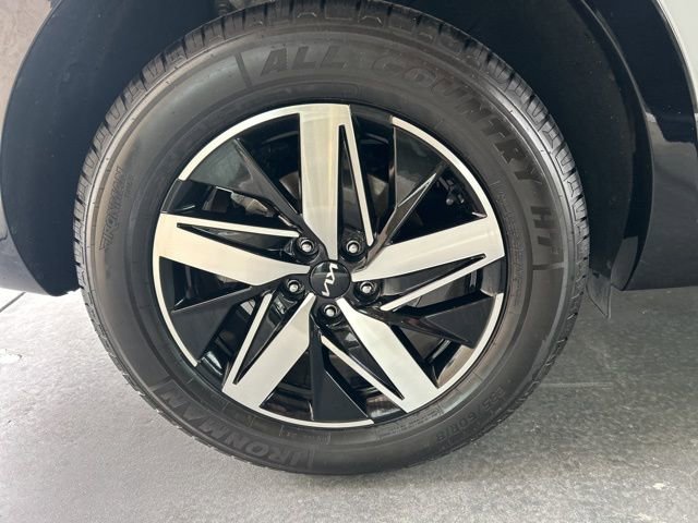 Used 2023 Kia Sorento EX w/ Panoramic Sunroof Package image 39