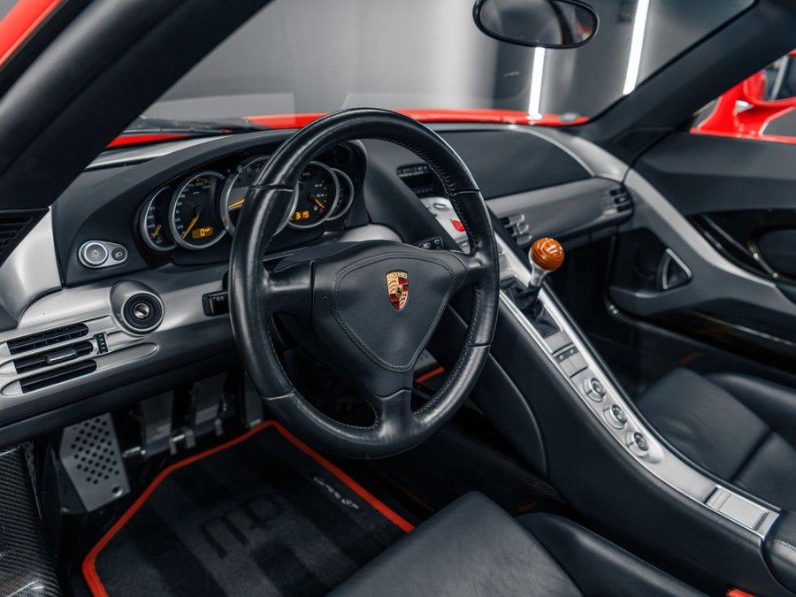 Used 2005 Porsche Carrera GT RWD image 18