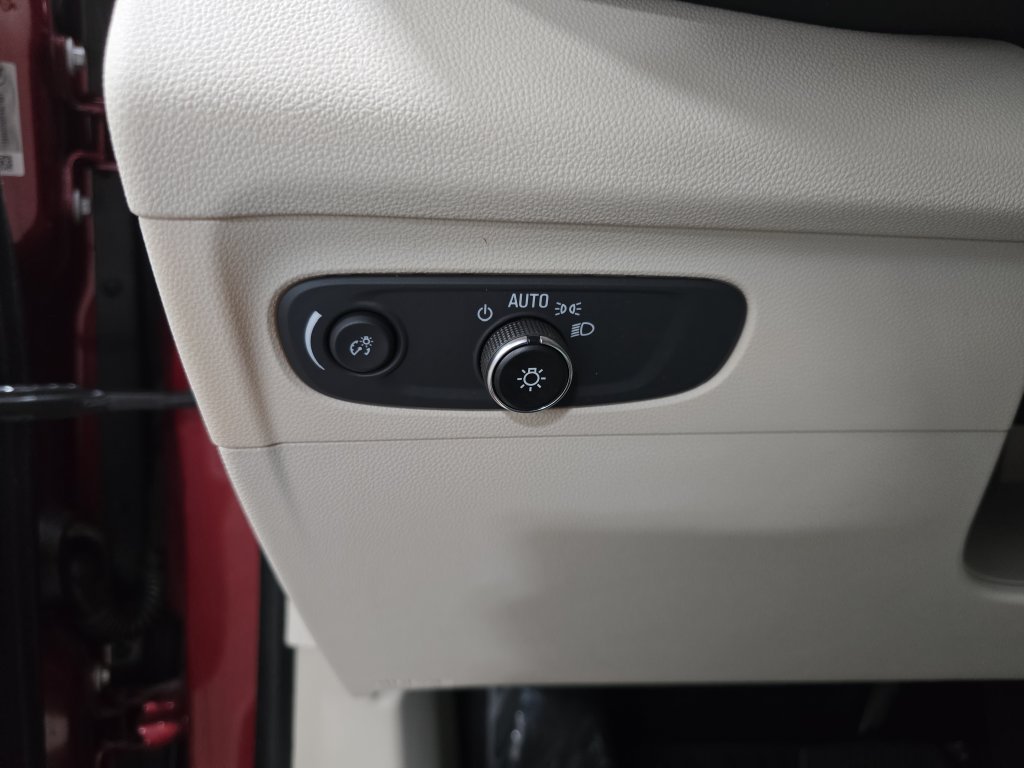 Used 2021 Buick Envision Preferred AWD/4WD image 26