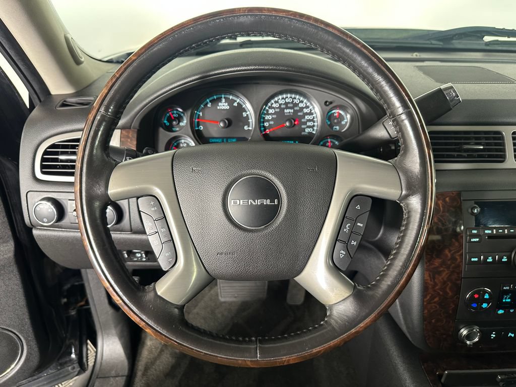 Used 2013 GMC Sierra 2500 Denali w/ Suspension Package, Off-Road AWD/4WD image 10