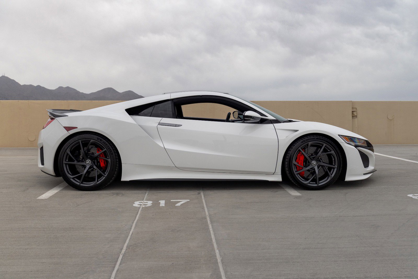 Used 2017 Acura NSX image 5