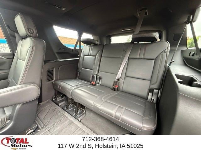 Used 2023 Chevrolet Suburban RST w/ Luxury Package AWD/4WD image 14