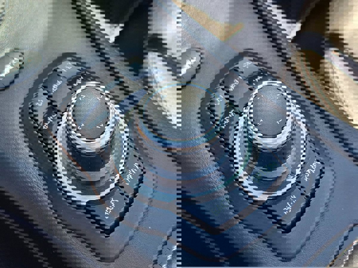 Used 2012 BMW M3 image 36